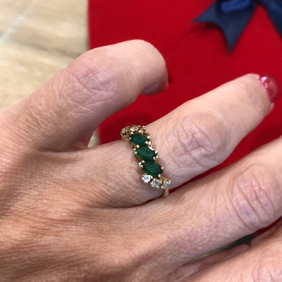 14k Gold Emerald Ring - Picture 2 of 3